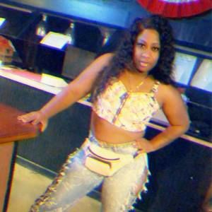 Meet your Posher, Monica